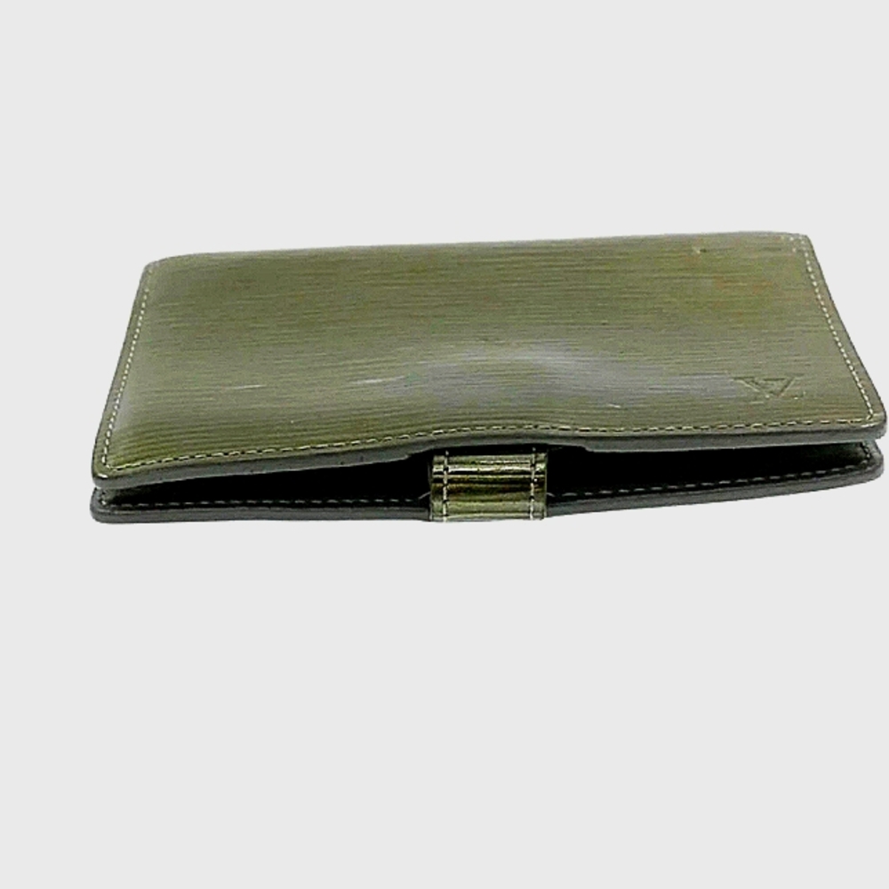 LOUIS VUITTON AUTHENTIC EPI LEATHER CYBER IRIDESCENT OLIVE GRN AGENDA /PASSPORT - Picture 3 of 14